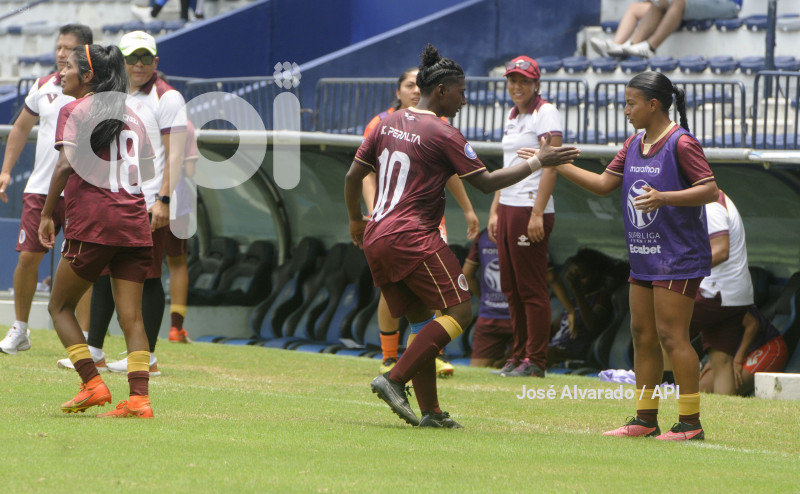 FBL-SUPERLIGAFEMENINA-EMELEC-VINOTINTO
