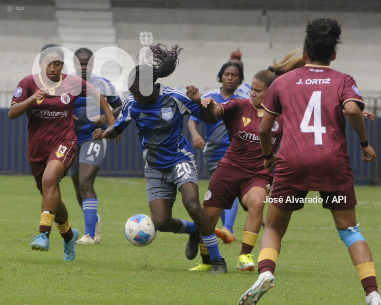 FBL-SUPERLIGAFEMENINA-EMELEC-VINOTINTO