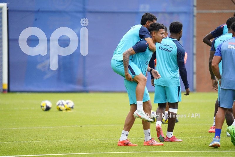 ENTRENAMIENTO SELECCION