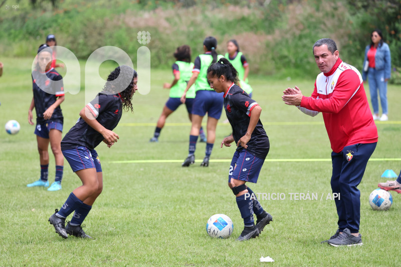 FBL SUPERLIGA FEMENINA NACIONAL VS LDU GUERRERAS ALBAS