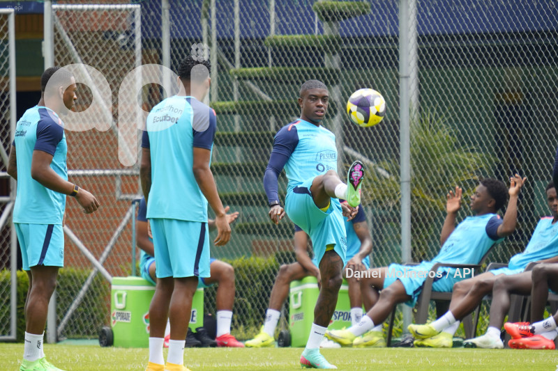 ENTRENAMIENTO SELECCION