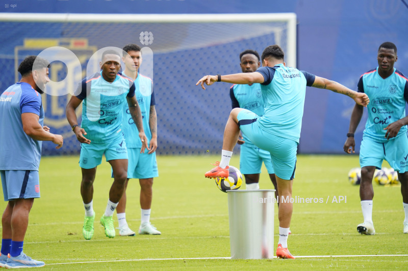 ENTRENAMIENTO SELECCION
