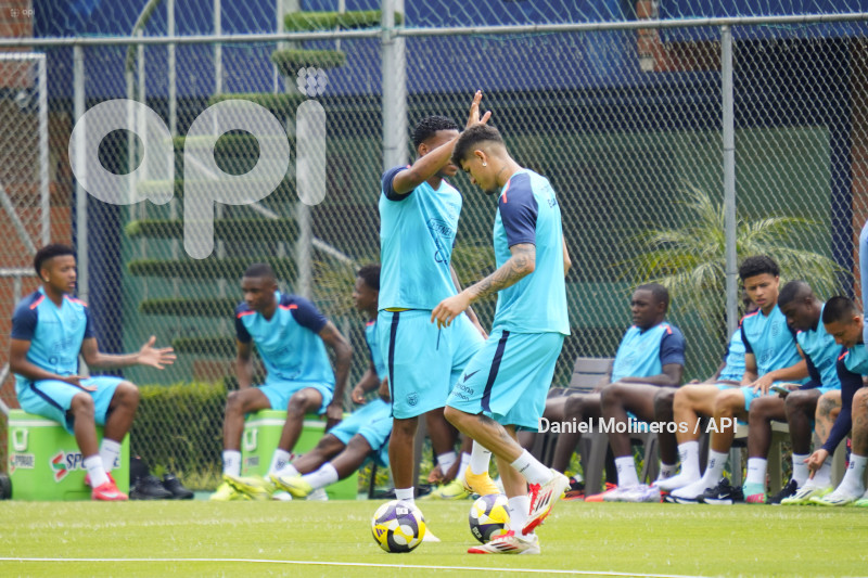 ENTRENAMIENTO SELECCION