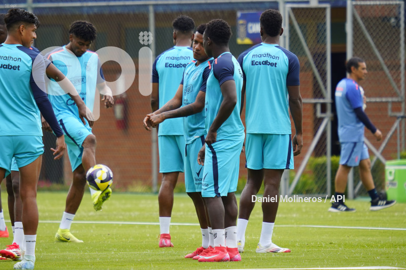ENTRENAMIENTO SELECCION