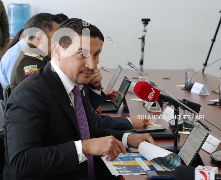 DIRECTOR SRI EN COMISION DE SEGURIDAD