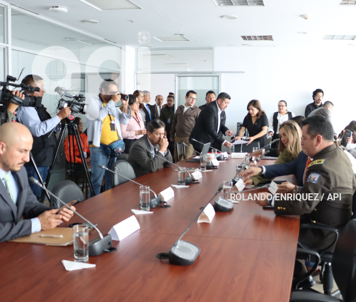 DIRECTOR SRI EN COMISION DE SEGURIDAD
