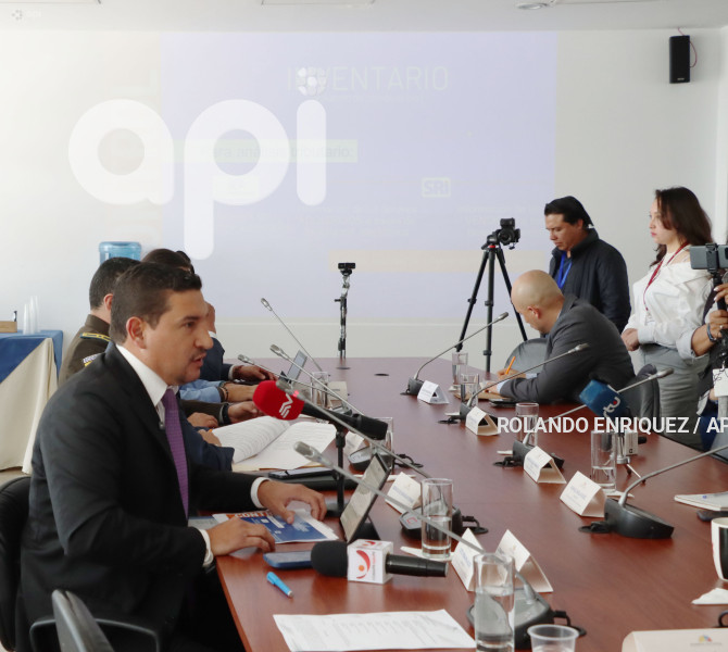DIRECTOR SRI EN COMISION DE SEGURIDAD