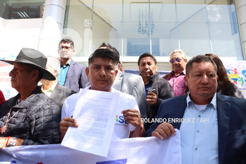 ORGANIZACIONES SOCIALES PIDEN CONSTITUYENTE