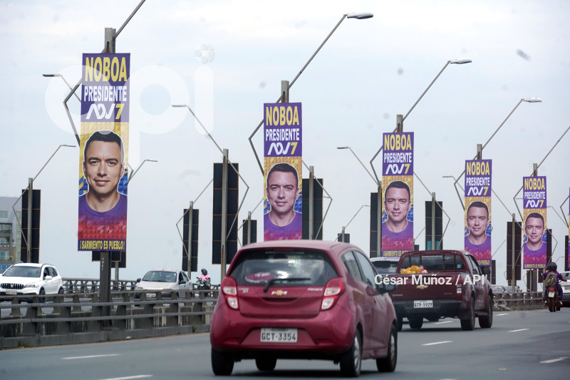 GYE-PUBLICIDAD ELECTORAL PUENTES