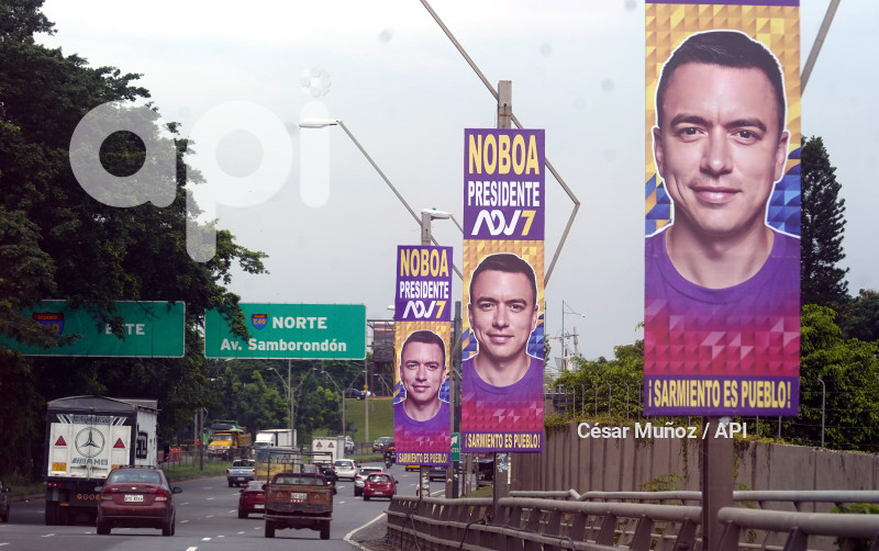 GYE-PUBLICIDAD ELECTORAL PUENTES
