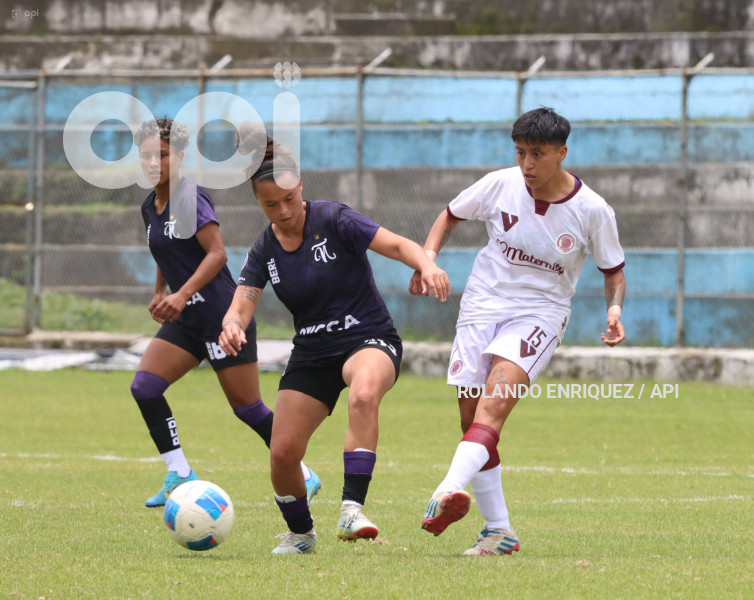 FBL SUPERLIGA FEMENINA VINO TINTO VS NANAS