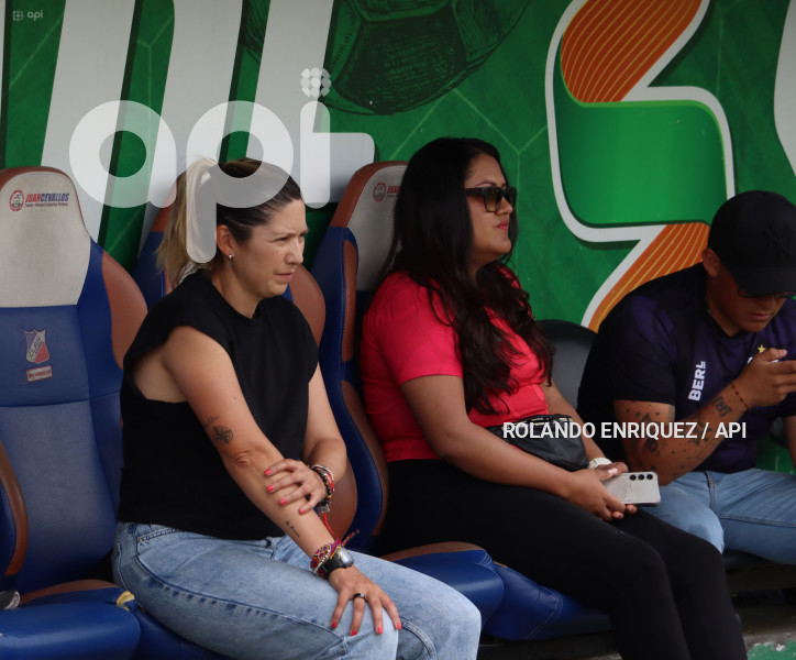 FBL SUPERLIGA FEMENINA VINO TINTO VS NANAS