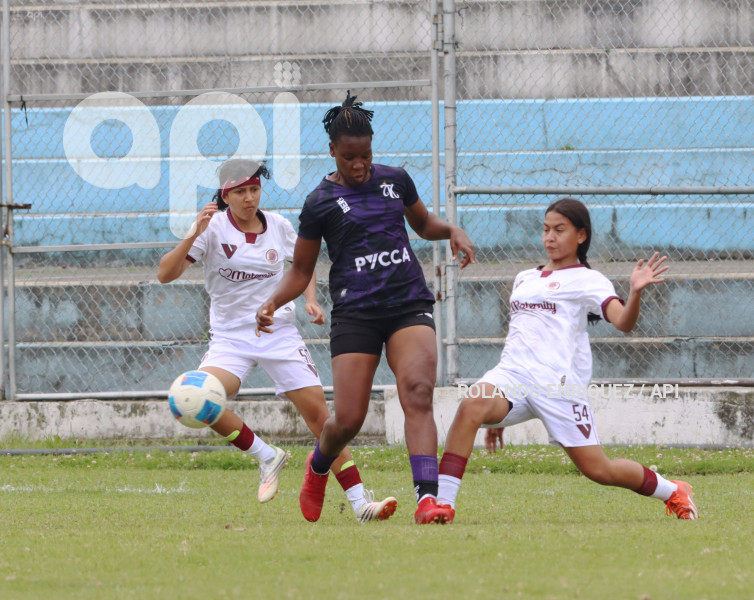 FBL SUPERLIGA FEMENINA VINO TINTO VS NANAS