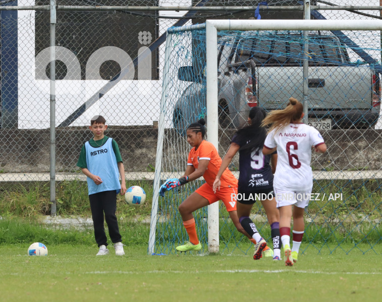 FBL SUPERLIGA FEMENINA VINO TINTO VS NANAS
