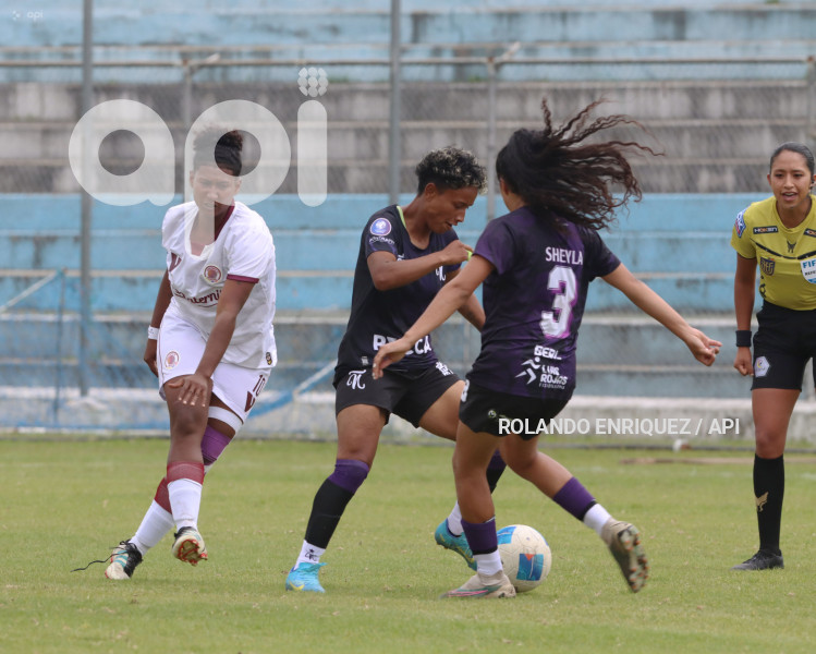 FBL SUPERLIGA FEMENINA VINO TINTO VS NANAS