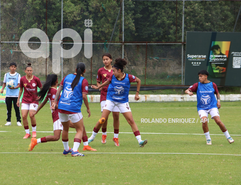 FBL SUPERLIGA FEMENINA VINO TINTO VS NANAS