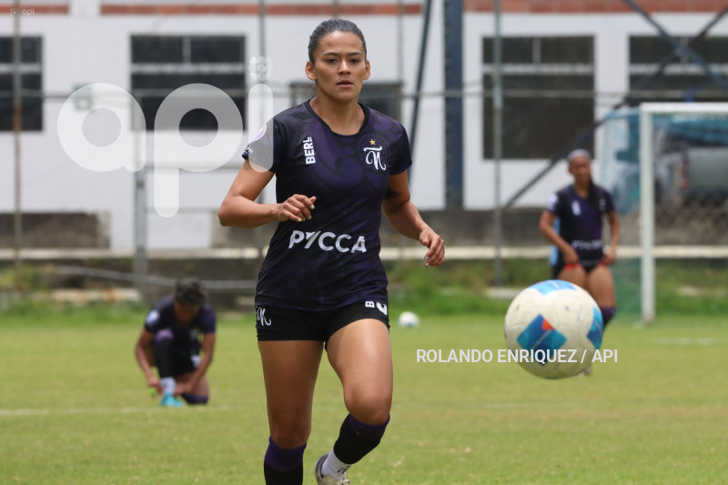 FBL SUPERLIGA FEMENINA VINO TINTO VS NANAS