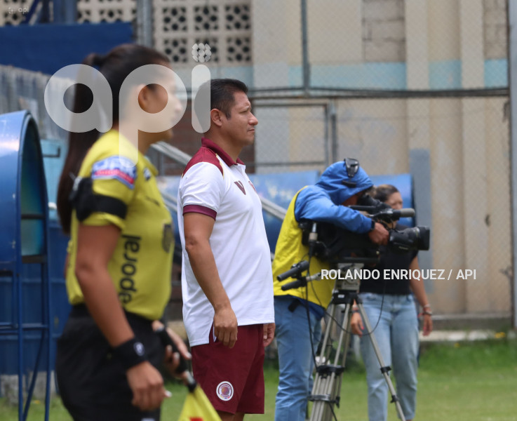FBL SUPERLIGA FEMENINA VINO TINTO VS NANAS
