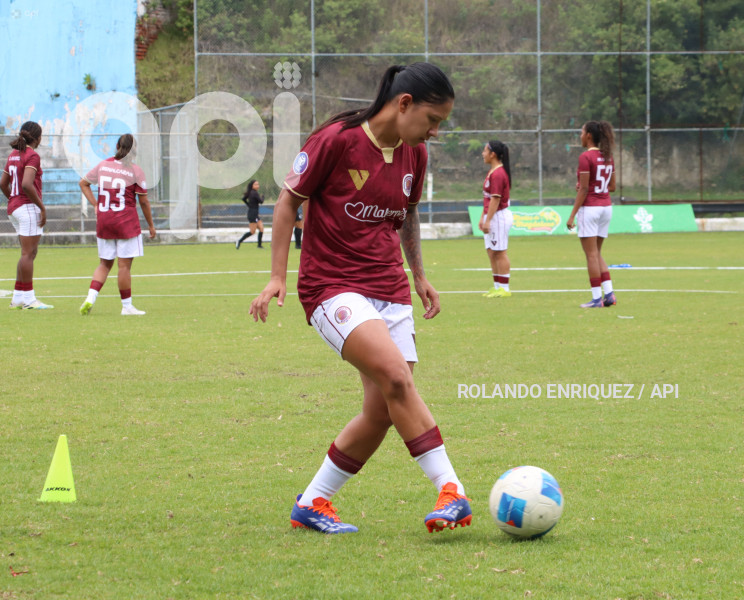 FBL SUPERLIGA FEMENINA VINO TINTO VS NANAS