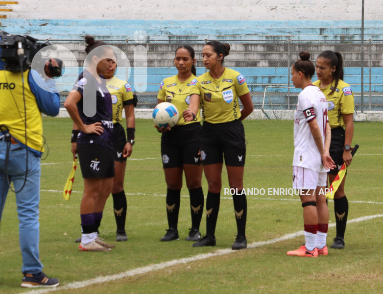FBL SUPERLIGA FEMENINA VINO TINTO VS NANAS