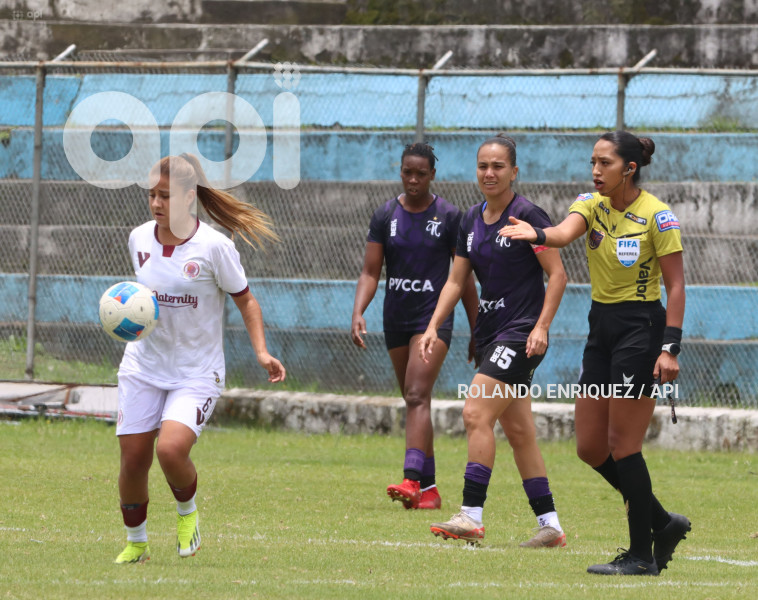 FBL SUPERLIGA FEMENINA VINO TINTO VS NANAS