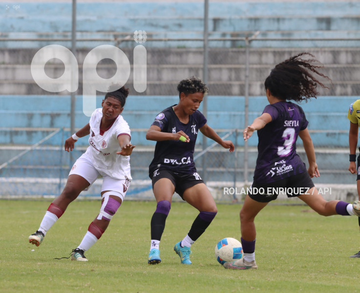 FBL SUPERLIGA FEMENINA VINO TINTO VS NANAS
