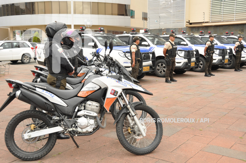 CUENCA-ENTRE PATRULLEROS POLICIA