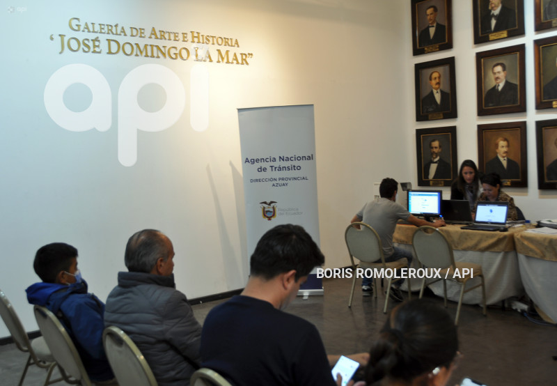 CUENCA-LICENCIAS EN GOBERNACION