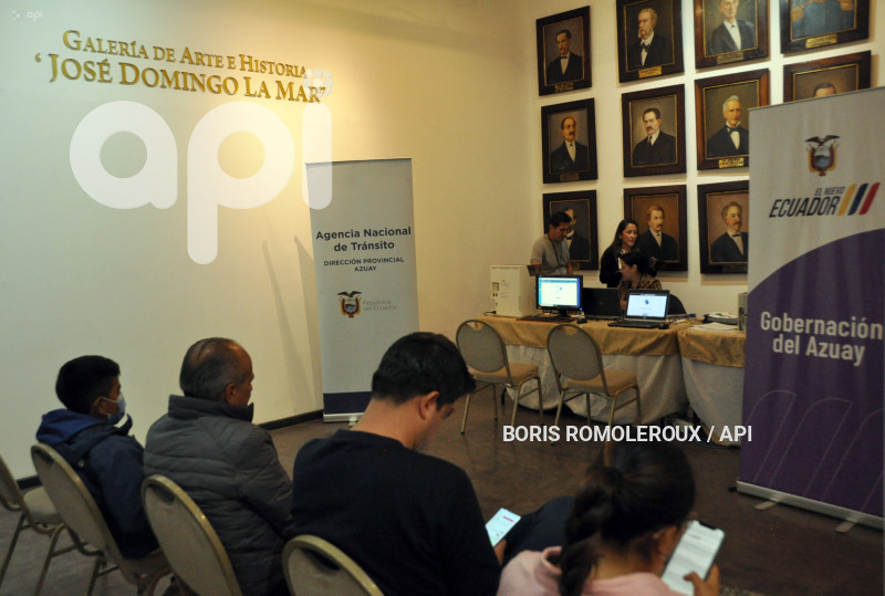CUENCA-LICENCIAS EN GOBERNACION