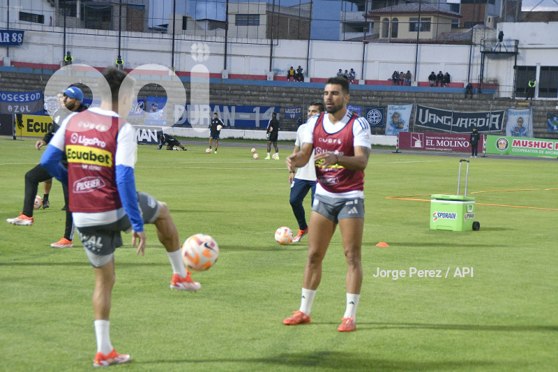 FBL LIGAPRO MUSHUC RUNA EMELEC