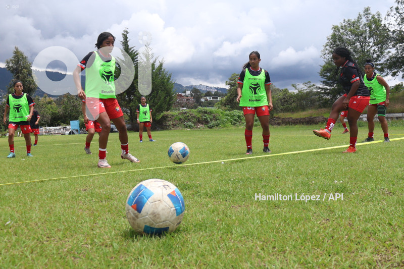 FBL-SUPERLIGA-FEMENINA-ECUABET-NACIONAL-CATOLICA