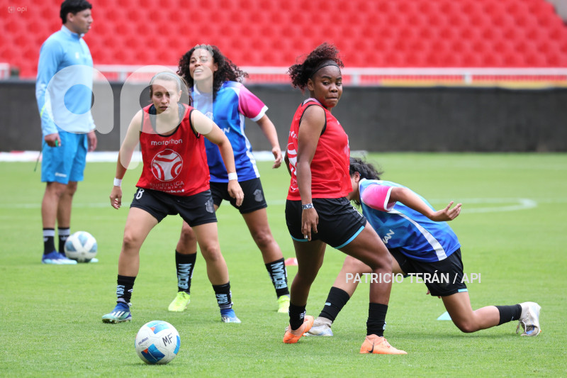 FBL SUPERLIGA FEMENINA LDU VS MACARA