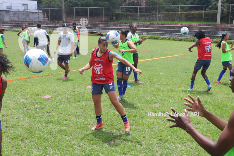 FBL-SUPERLIGA-FEMENINA-ECUABET-NACIONAL-CATOLICA