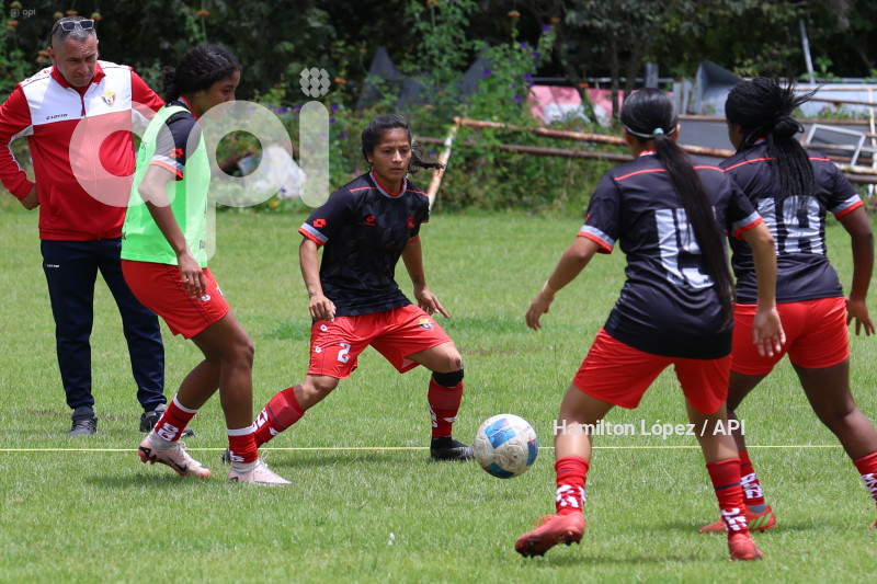 FBL-SUPERLIGA-FEMENINA-ECUABET-NACIONAL-CATOLICA