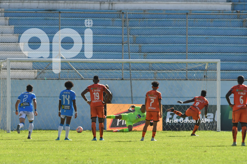 FBL-LIGAPRO-MANTA-LIBERTAD