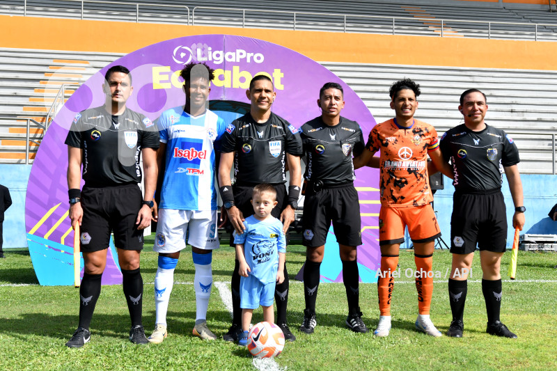 FBL-LIGAPRO-MANTA-LIBERTAD