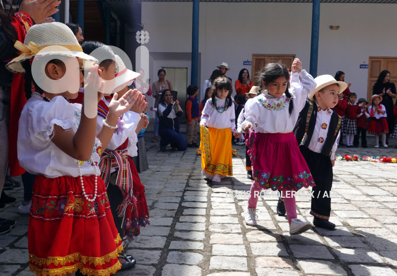 CUENCA-LANZAMIENTO-MORLAQUITOS-SALUDA A CUENCA