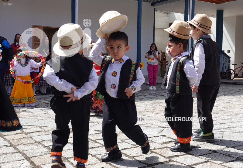 CUENCA-LANZAMIENTO-MORLAQUITOS-SALUDA A CUENCA