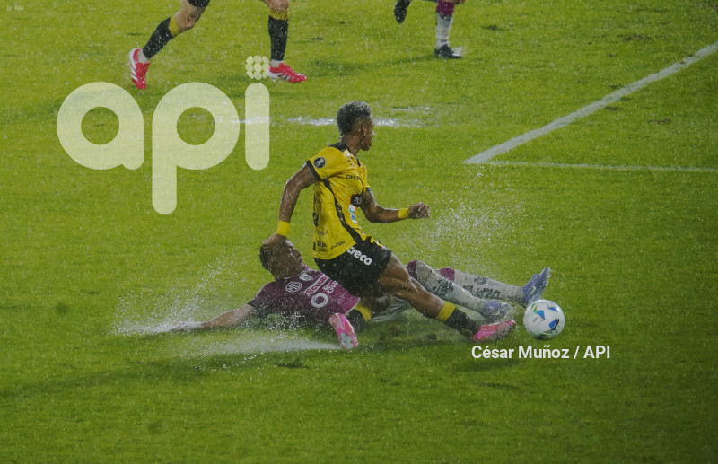 FBL-LIBERTADORES-BARCELONA-INDEPENDIENTE