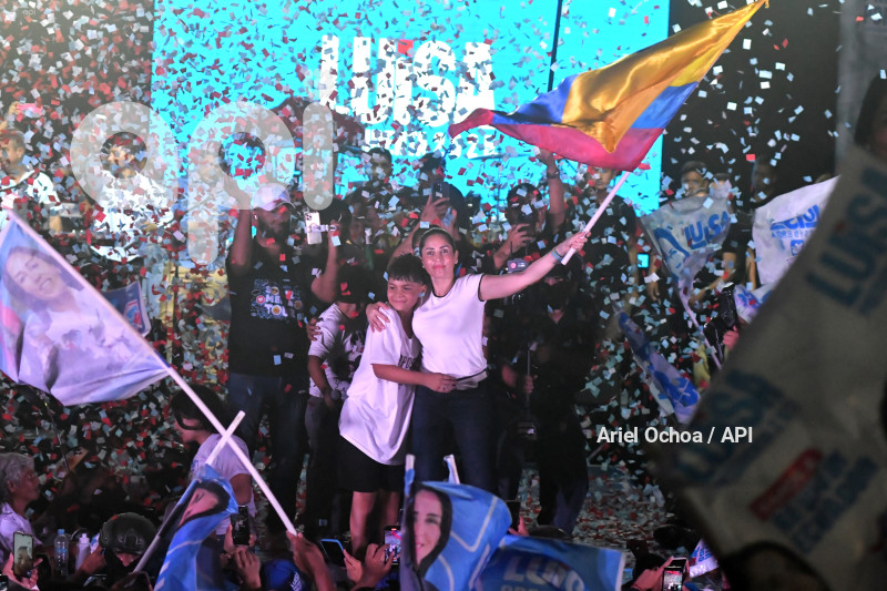 LUISA GONZALEZ-PORTOVIEJO-FLORON