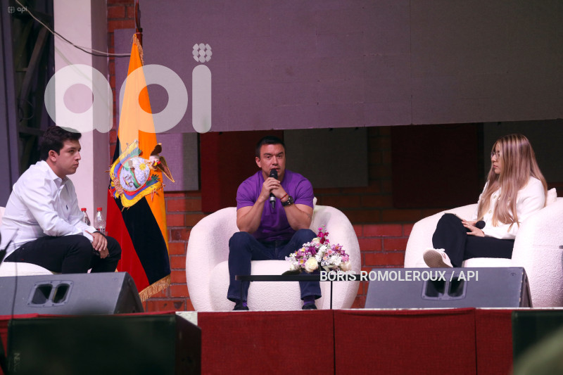CUENCA-CANDIDATO DANIEL NOBOA-CONVERSATORIO