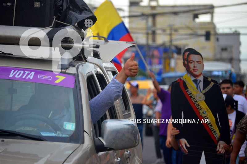 NOBOA CIERRE CAMPANA MACHALA