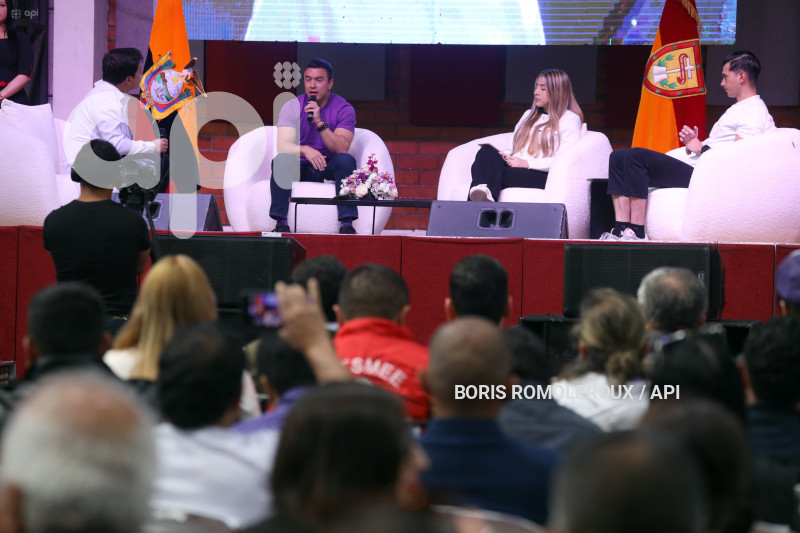 CUENCA-CANDIDATO DANIEL NOBOA-CONVERSATORIO