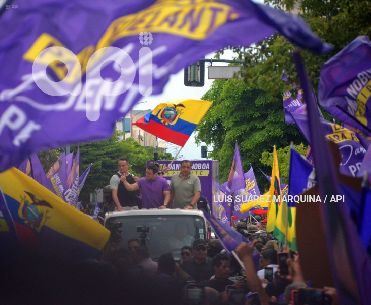 NOBOA CIERRE CAMPANA MACHALA
