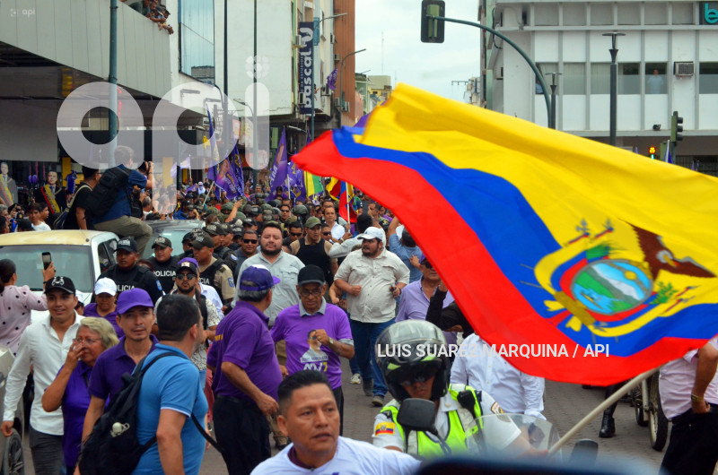 NOBOA CIERRE CAMPANA MACHALA