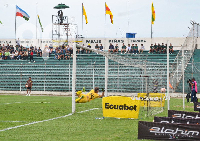 FBL-LIGAPRO-ORENSE-VINOTINTO