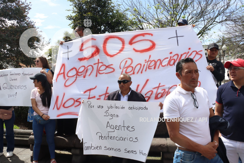 GUIAS PENITENCIARIOS PLAZA GRANDE