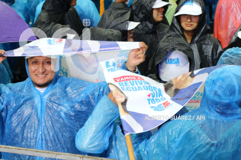 CIERRE CAMPANA LUISA GONZALAEZ EN QUITO