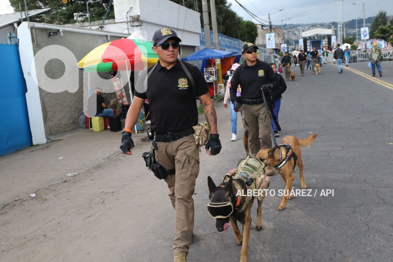 CIERRE CAMPANA LUISA GONZALAEZ EN QUITO