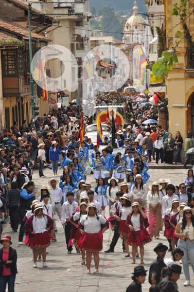 CUENCA-DESFILE ESTUDIANTIL-FIESTAS DE CUENCA